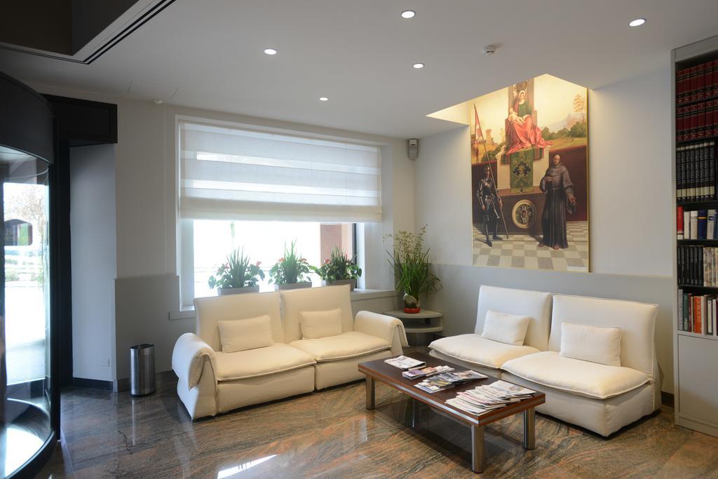 Albergo Roma, BW Signature Collection กัสเตลฟรันโก เวเนโต ภายนอก รูปภาพ
