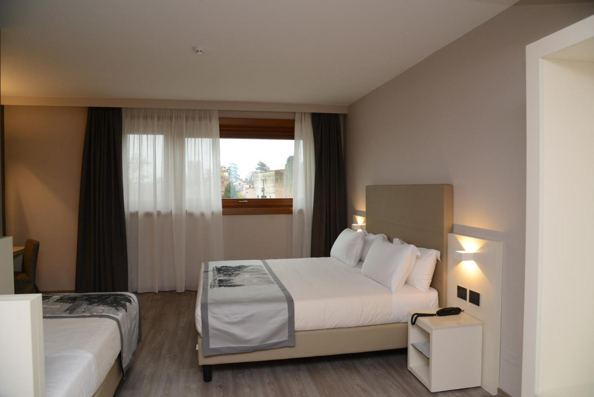 Albergo Roma, BW Signature Collection กัสเตลฟรันโก เวเนโต ภายนอก รูปภาพ