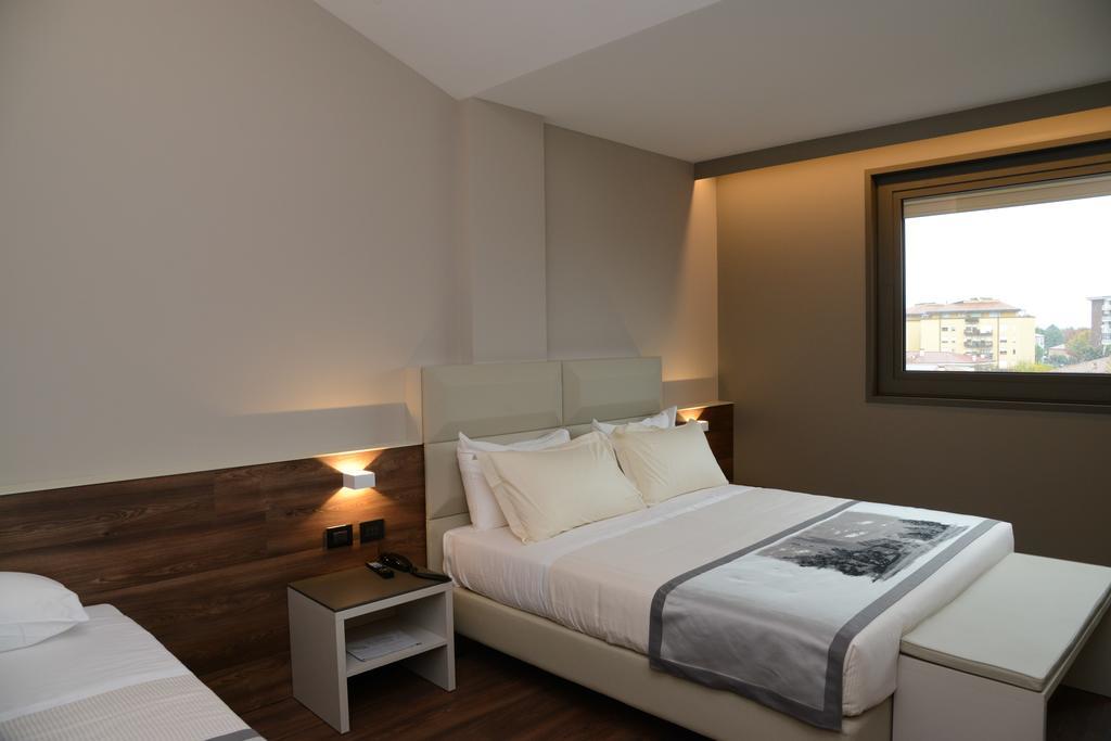 Albergo Roma, BW Signature Collection กัสเตลฟรันโก เวเนโต ภายนอก รูปภาพ