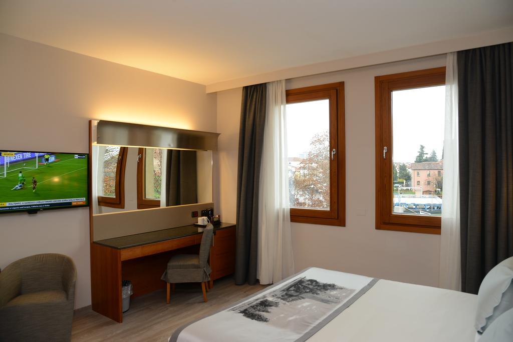 Albergo Roma, BW Signature Collection กัสเตลฟรันโก เวเนโต ภายนอก รูปภาพ