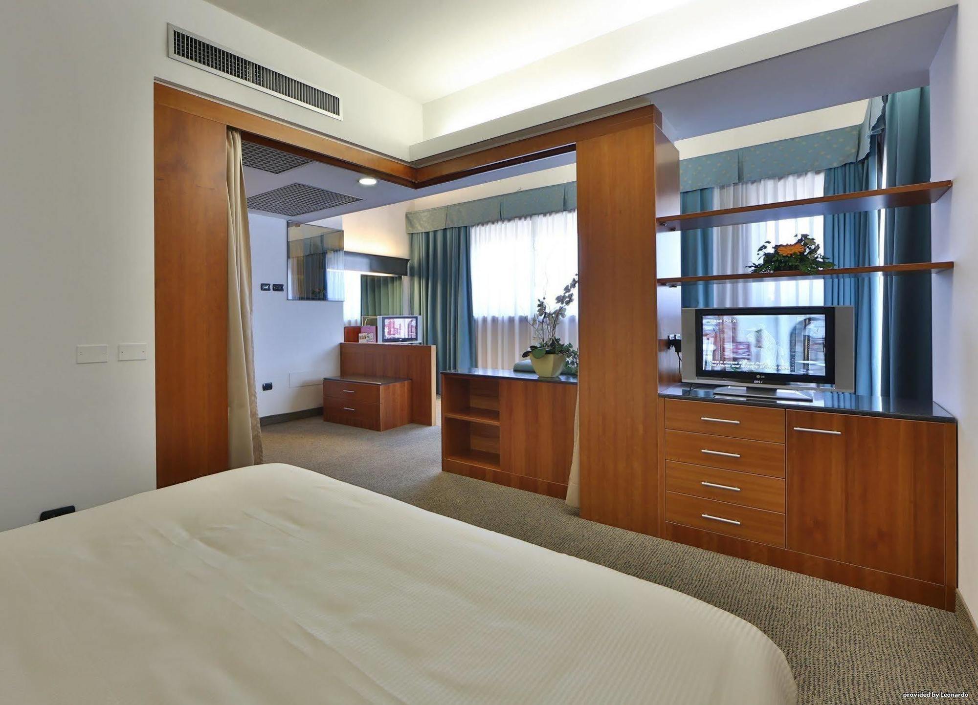 Albergo Roma, BW Signature Collection กัสเตลฟรันโก เวเนโต ภายนอก รูปภาพ