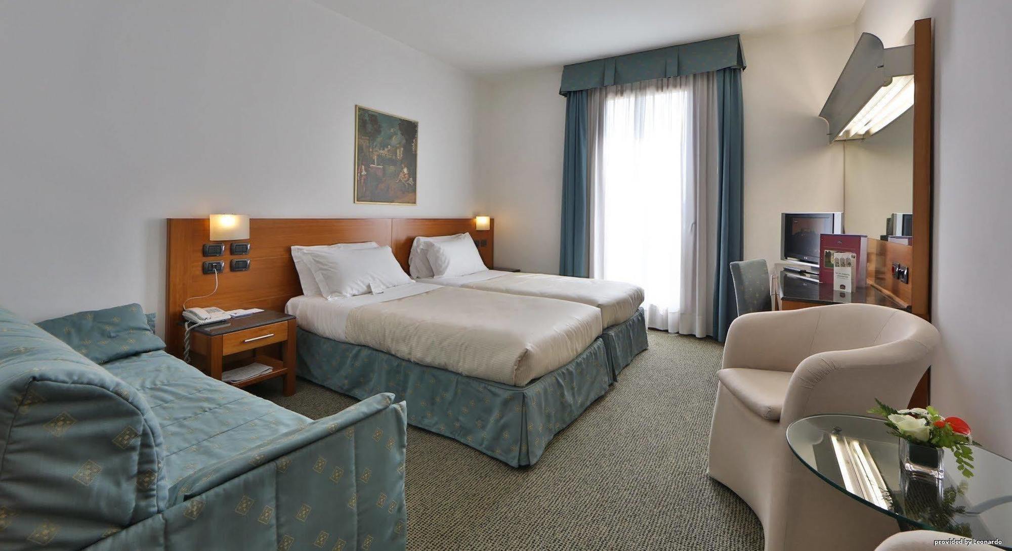 Albergo Roma, BW Signature Collection กัสเตลฟรันโก เวเนโต ภายนอก รูปภาพ