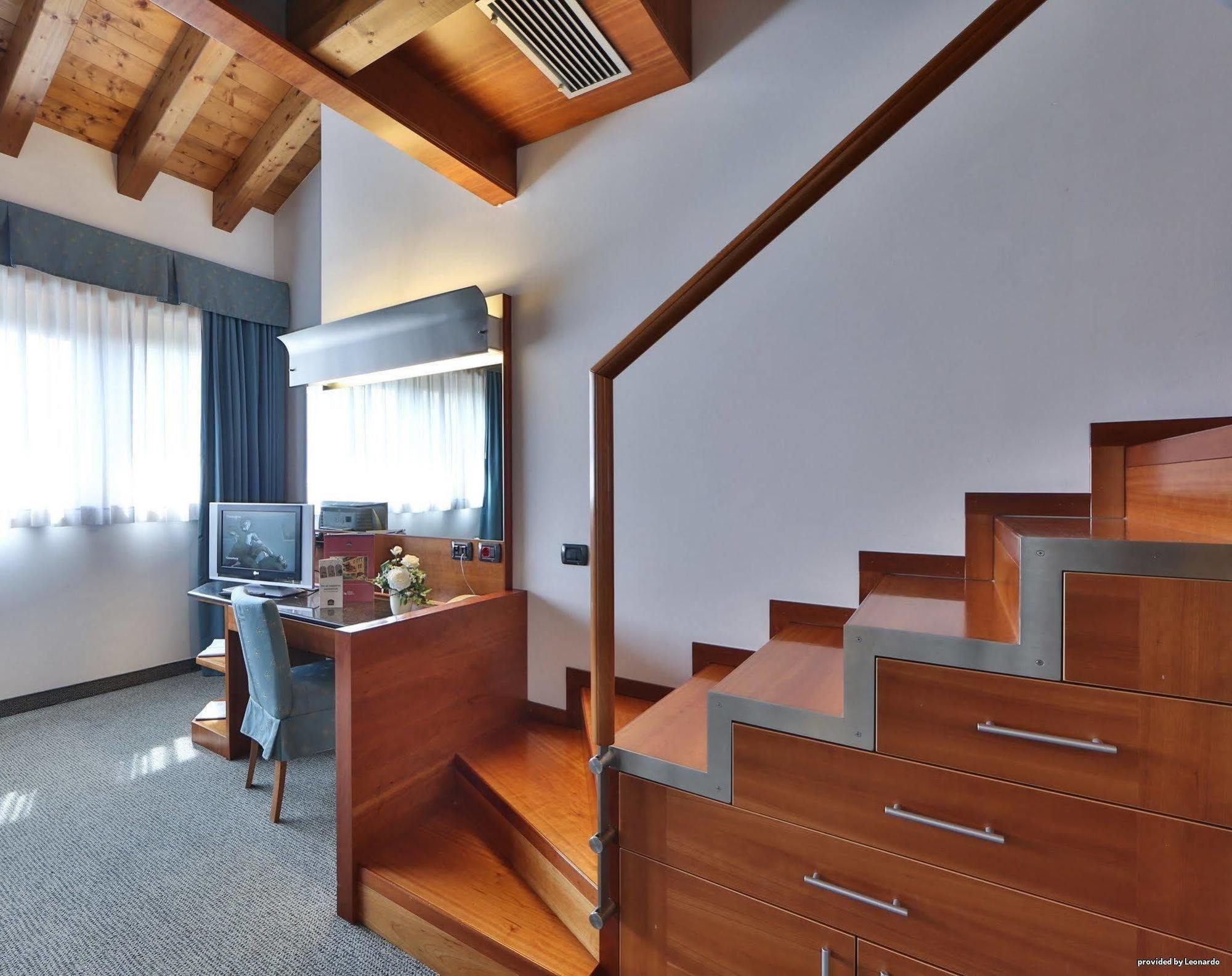 Albergo Roma, BW Signature Collection กัสเตลฟรันโก เวเนโต ภายนอก รูปภาพ